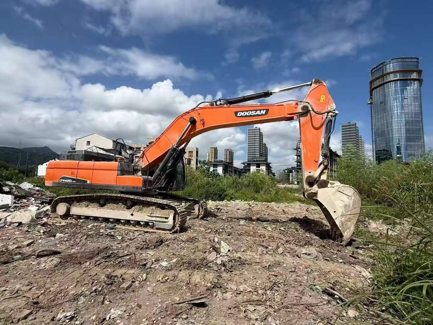 Buy Doosan DH420LC-7 Used Excavator / 2 Buy Doosan DH420LC-7 Used Excavator / 2