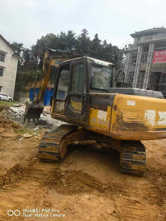 Buy XCMG XE135B Used Excavator / 1