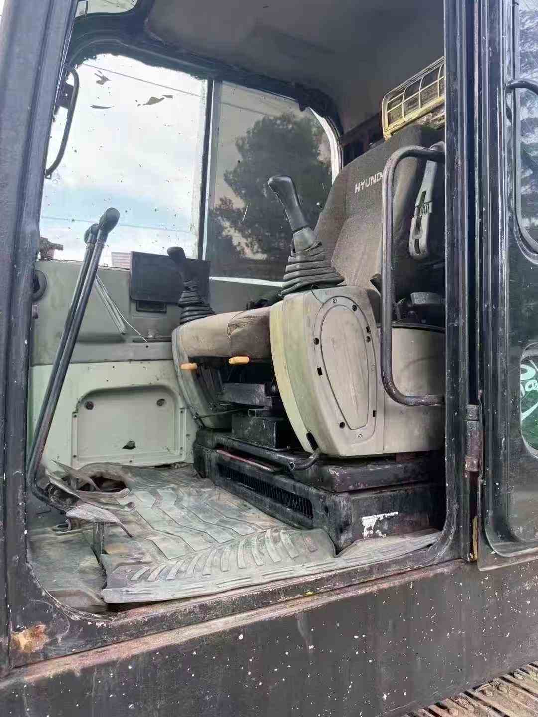 Buy Hyundai R60-7 Used Excavator / 9 Buy Hyundai R60-7 Used Excavator / 9