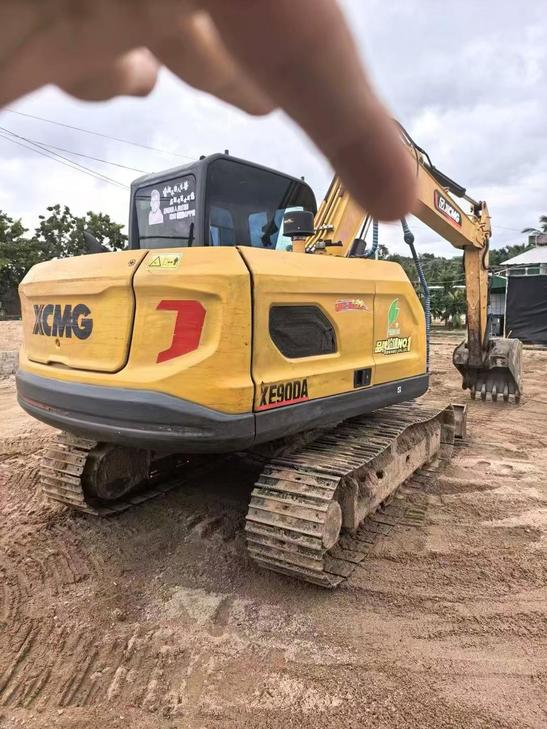 Buy XCMG XE75C Used Excavator / 1