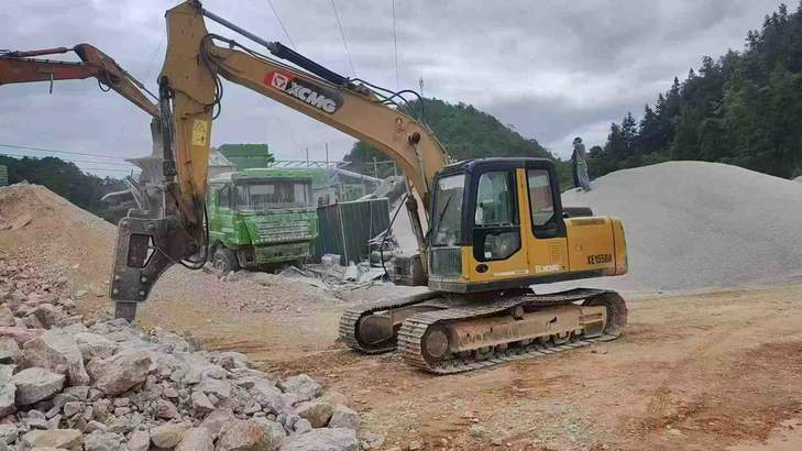 Buy XCMG XE150 Used Excavator / 1