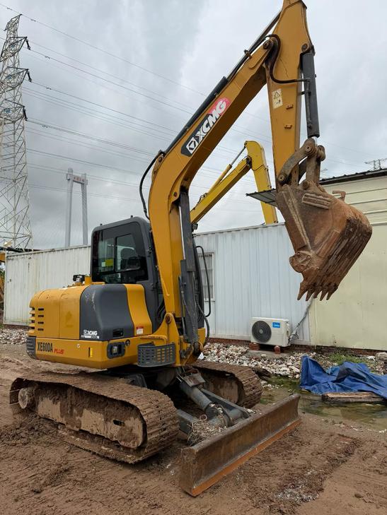 Buy XCMG XE60 Used Excavator / 1