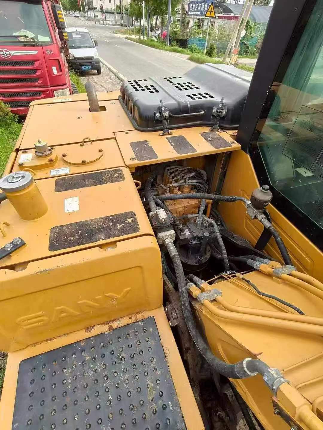 Buy Sany SY135 Used Excavator / 8