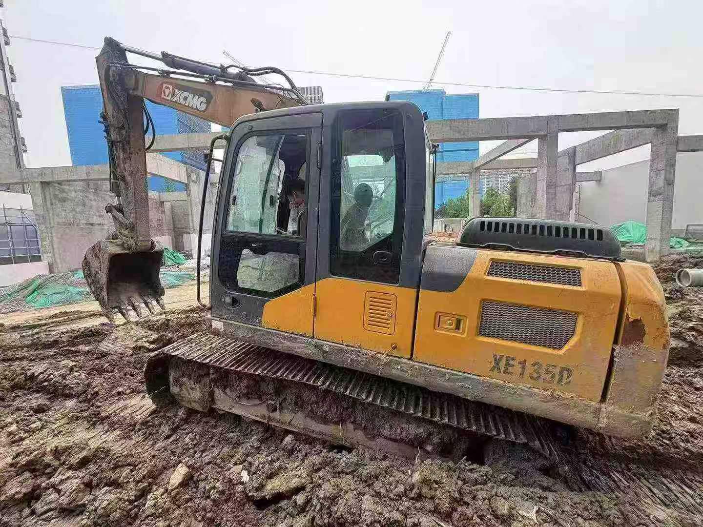 Buy XCMG XE135B Used Excavator / 2
