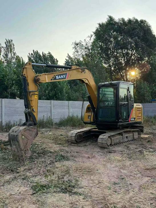 Buy Sany SY70C Used Excavator / 1