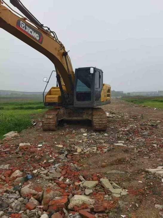 Buy XCMG XE200 Used Excavator / 1