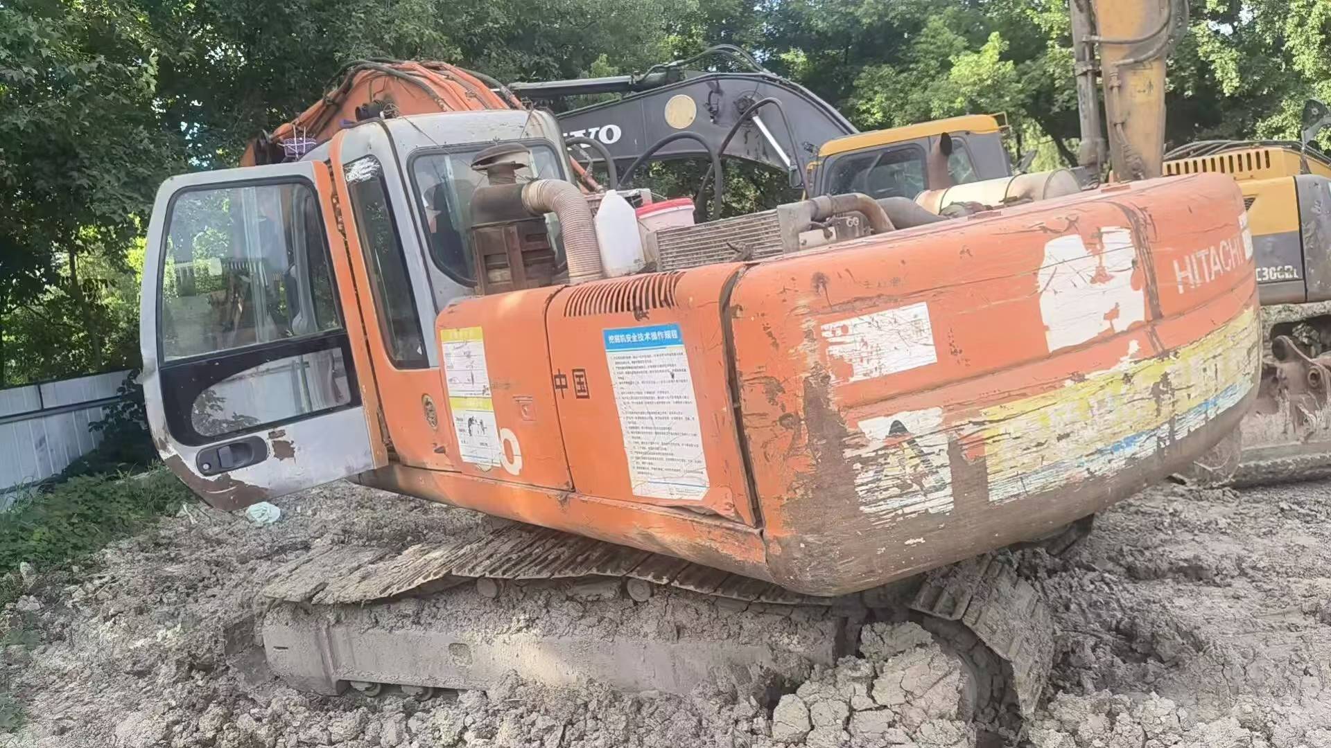 Buy Hitachi EX230-6 Used Excavator / 9 Buy Hitachi EX230-6 Used Excavator / 9