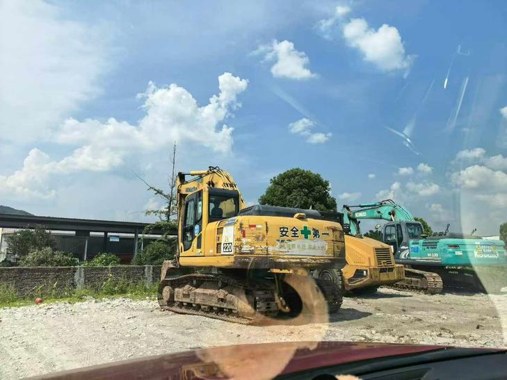 Buy Komatsu PC200-8 Used Excavator / 1