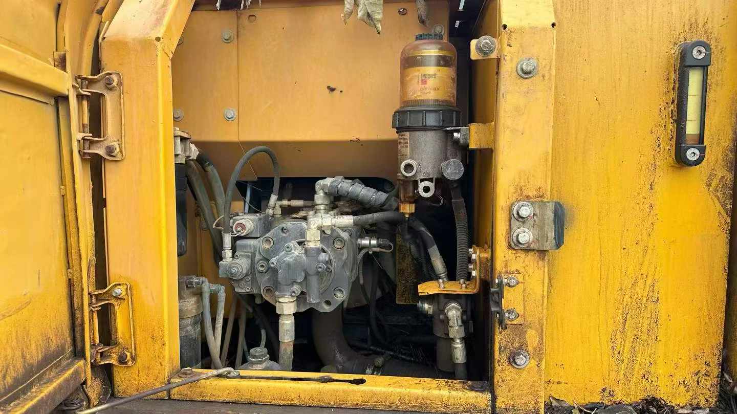 Buy XCMG XE135B Used Excavator / 7