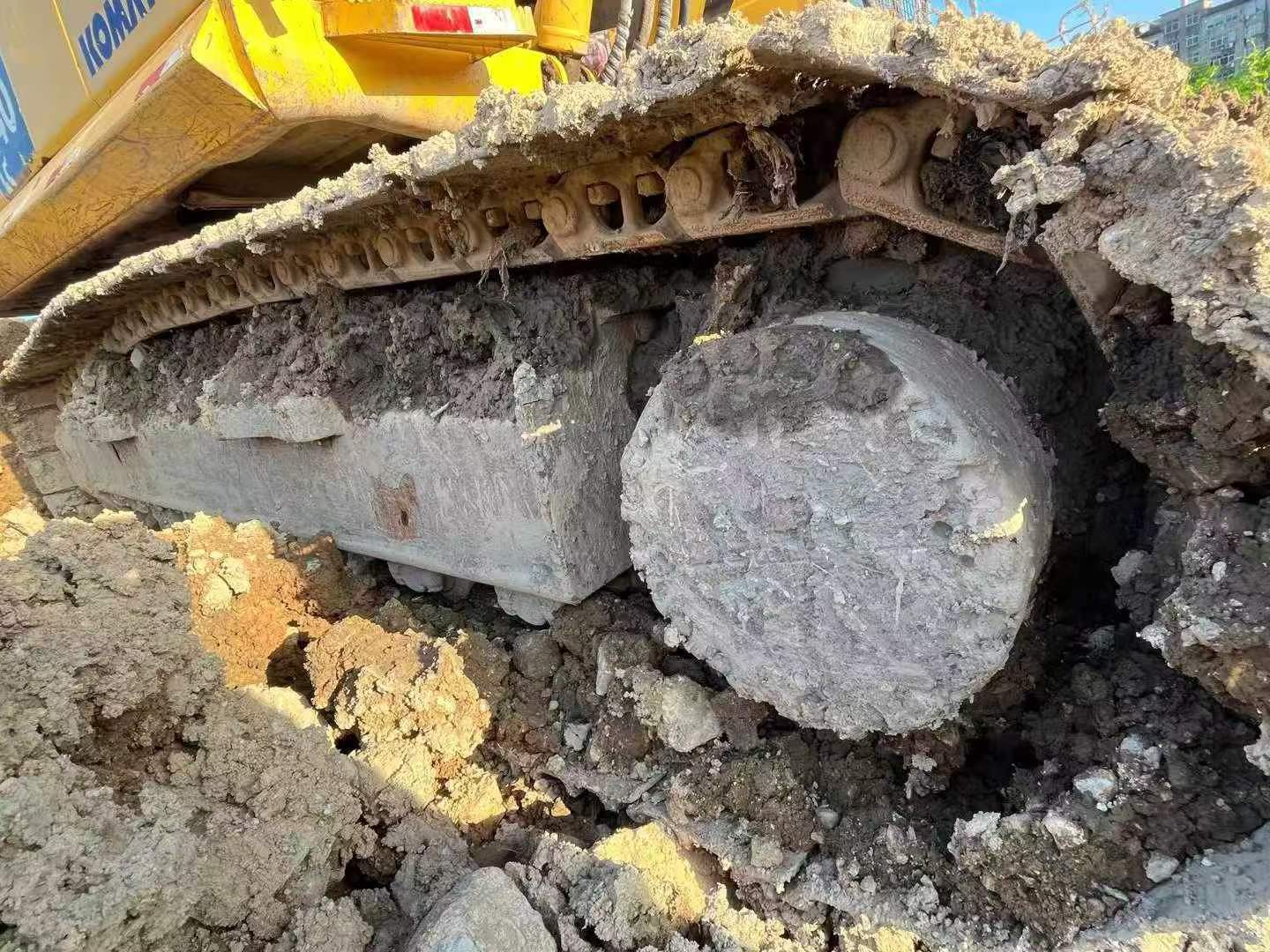 Comprar Komatsu HB215LC-1 Usado Escavadeira