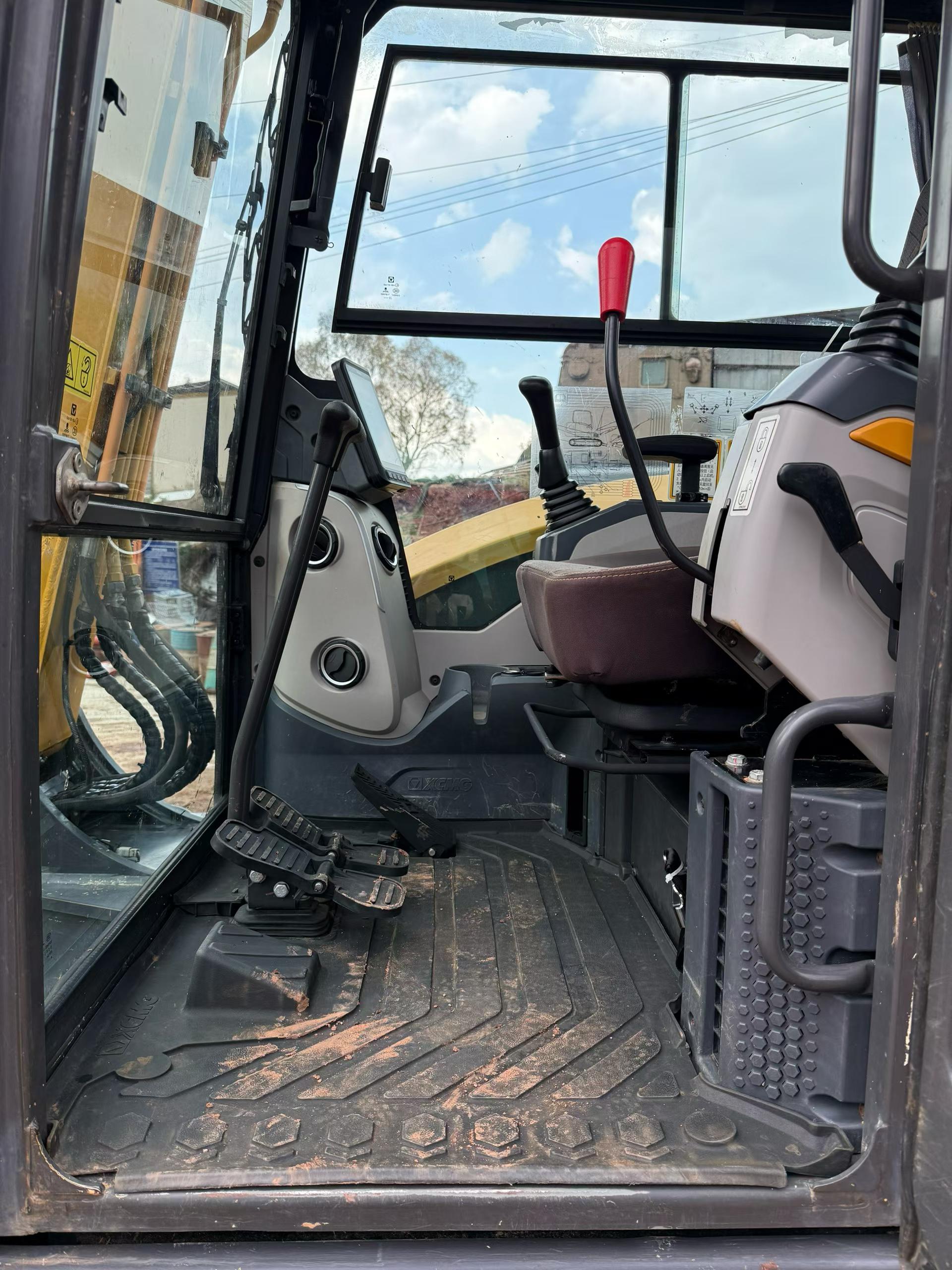 Buy XCMG XE60 Used Excavator / 5