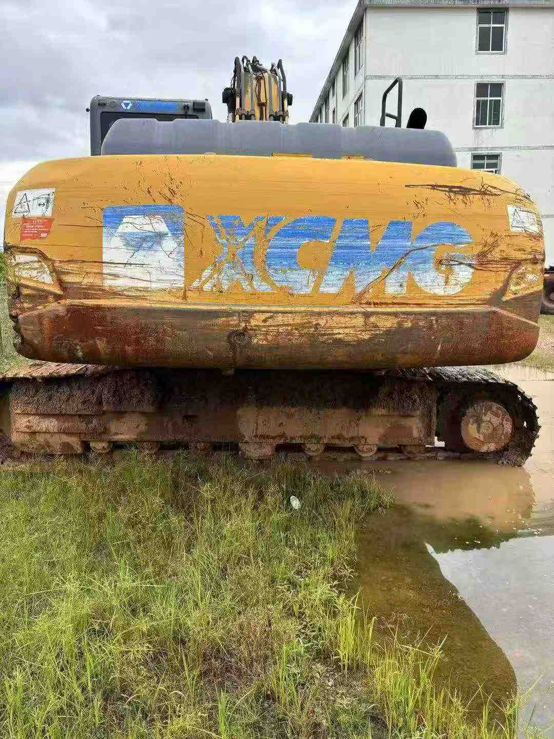 Buy XCMG XE200 Used Excavator / 2 Buy XCMG XE200 Used Excavator / 2