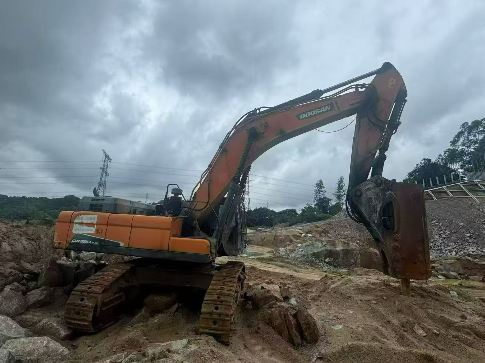 Buy Doosan DX520LC Used Excavator / 3 Buy Doosan DX520LC Used Excavator / 3