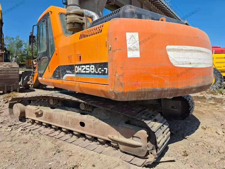 Buy Doosan DH225-7 Used Excavator / 1