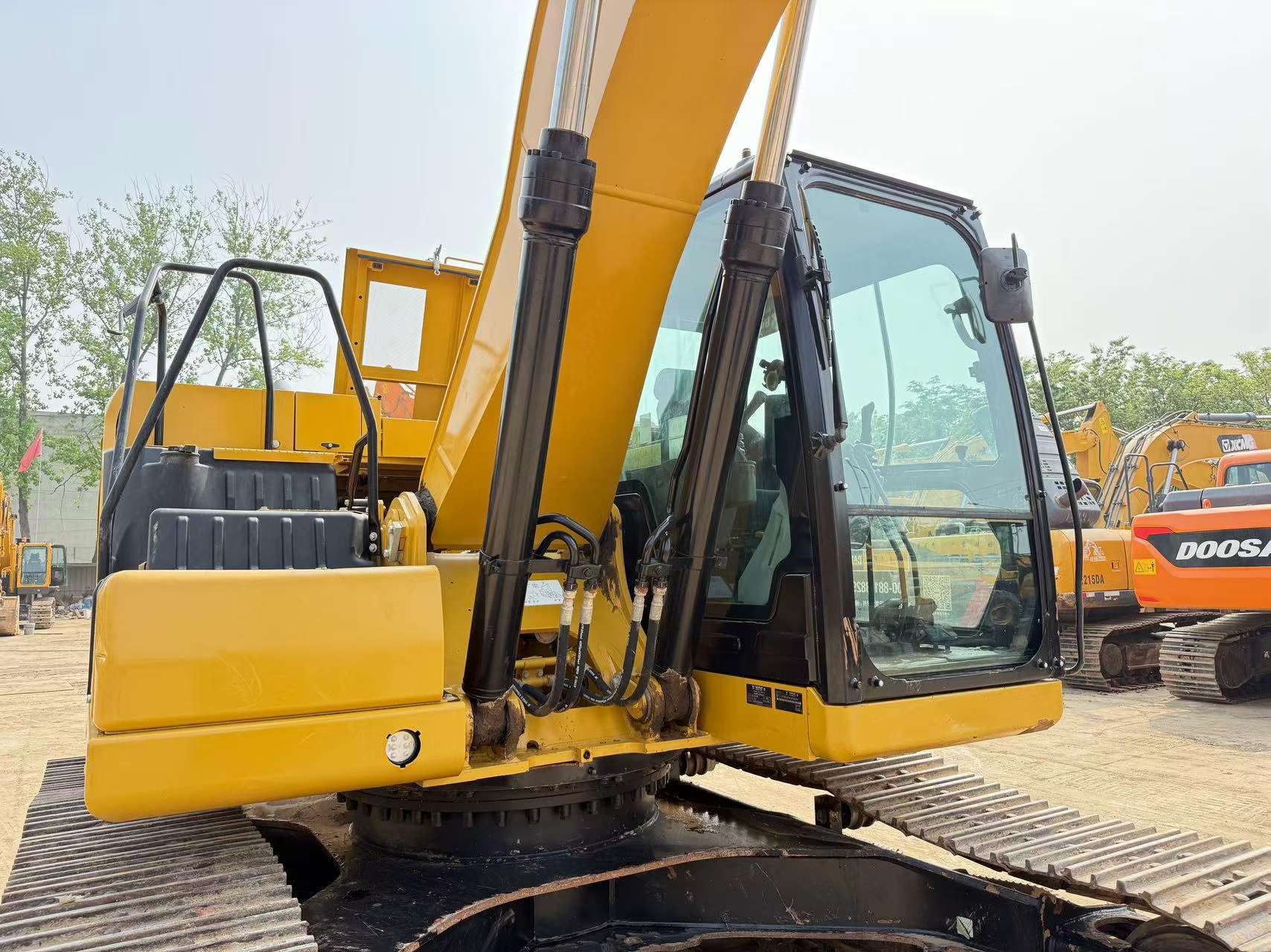 Buy Caterpillar 323 Used Excavator / 4 Buy Caterpillar 323 Used Excavator / 4