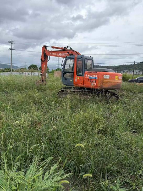 Buy Hitachi EX120-6 Used Excavator / 1