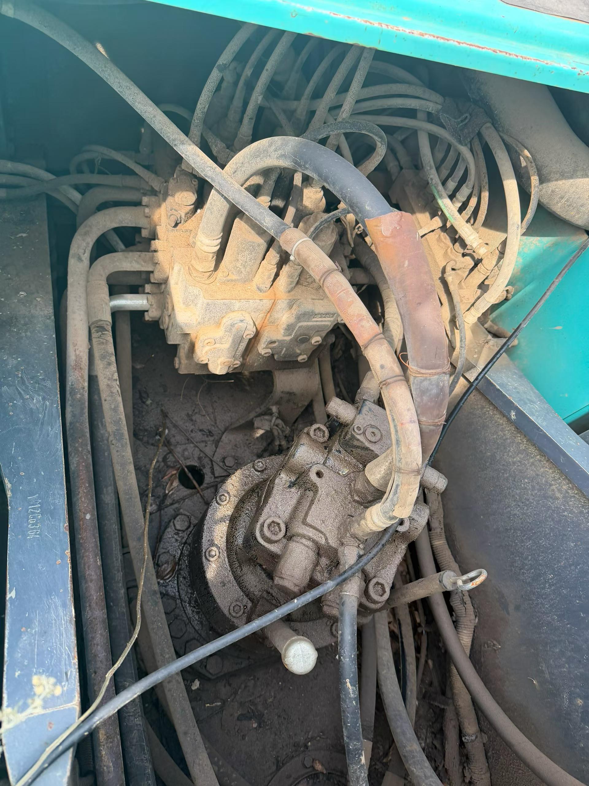 Buy Kobelco SK210 Used Excavator / 5