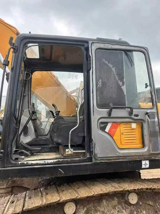 Buy Sany SY215C Used Excavator / 1