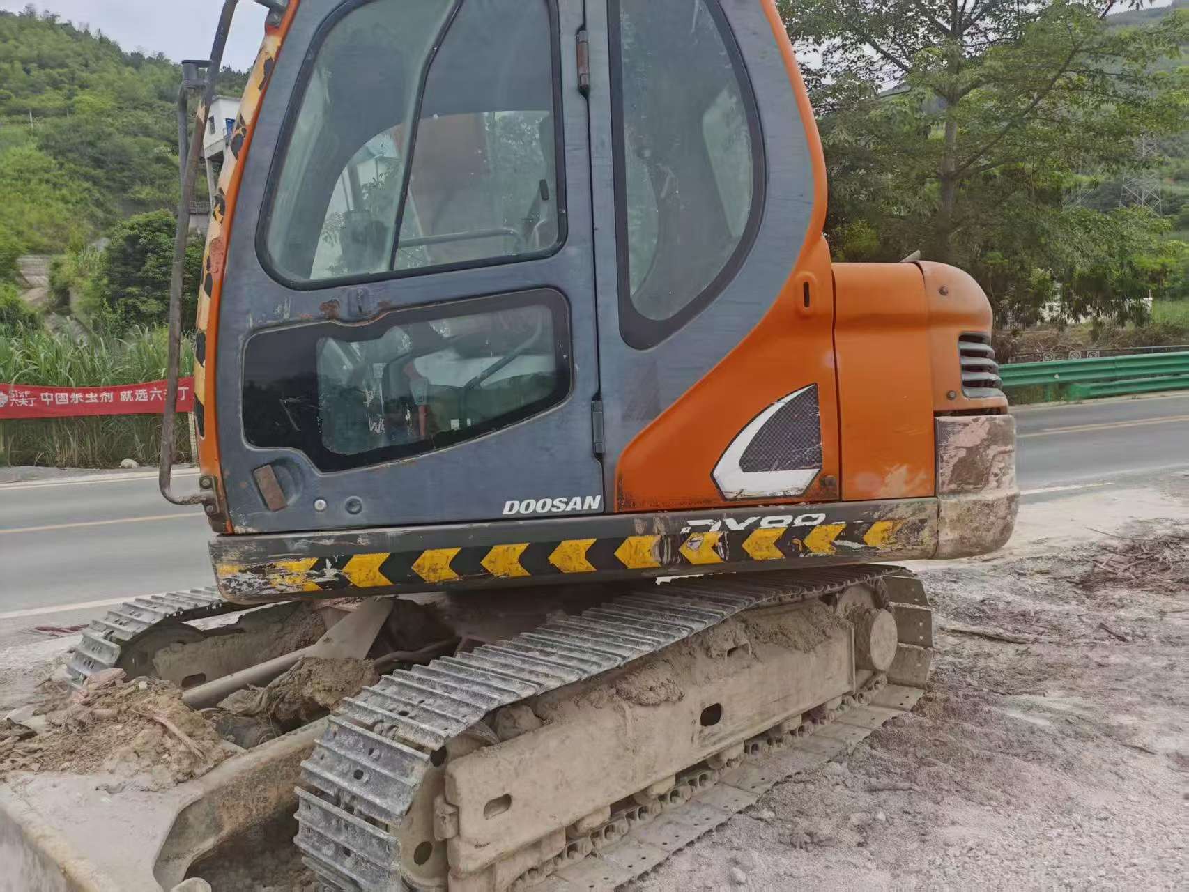 Buy Doosan DH80 Used Excavator / 8 Buy Doosan DH80 Used Excavator / 8