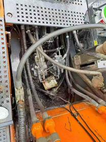 Buy Doosan DX520LC Used Excavator / 2 Buy Doosan DX520LC Used Excavator / 2