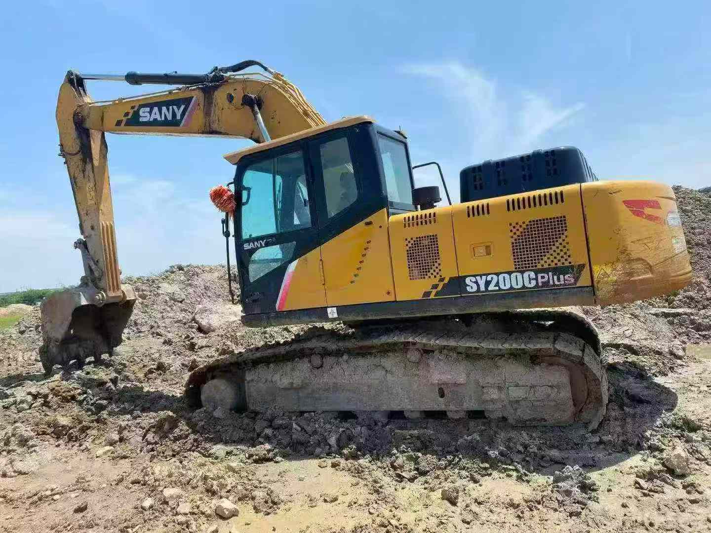 Buy Sany SY200C Used Excavator / 2