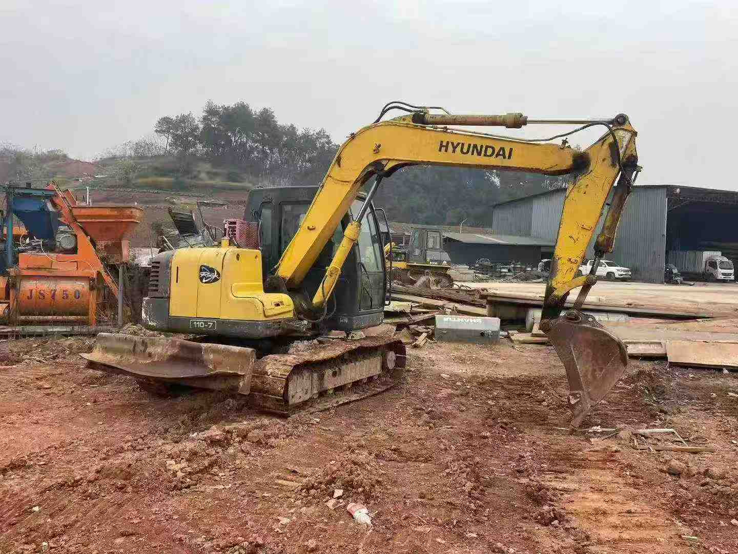 Buy Hyundai R80G Used Excavator / 4 Buy Hyundai R80G Used Excavator / 4