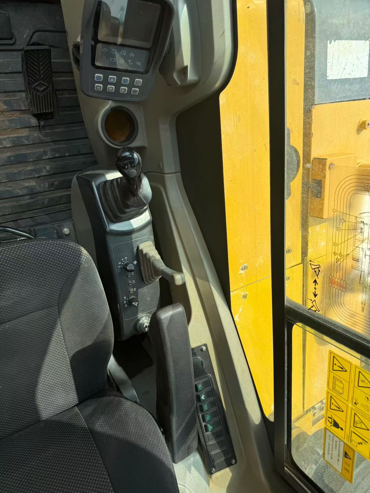Buy XCMG XE60 Used Excavator / 8