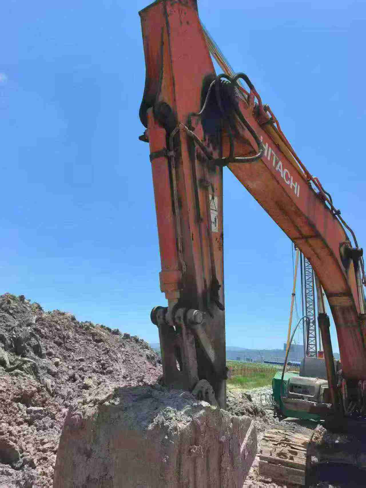 Buy Hitachi EX200 Used Excavator / 4 Buy Hitachi EX200 Used Excavator / 4