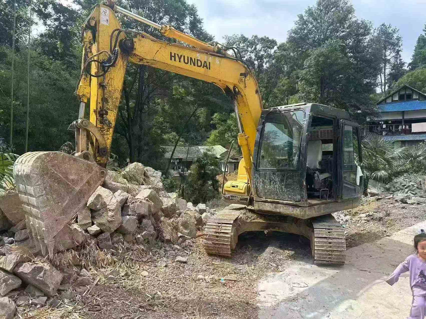 Buy Hyundai R80-7 Used Excavator / 1