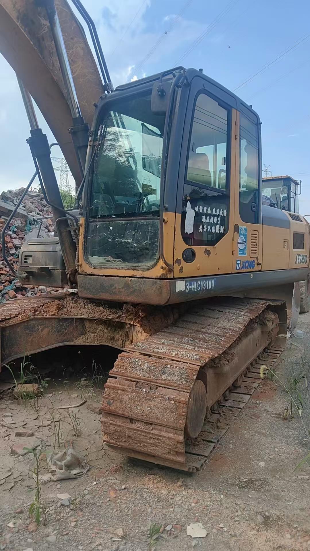 Buy XCMG XE215 Used Excavator / 4 Buy XCMG XE215 Used Excavator / 4