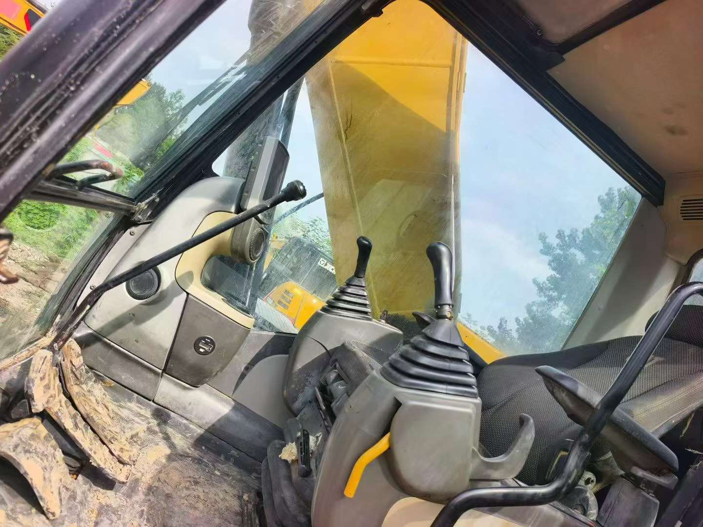 Buy Caterpillar 323 Used Excavator / 3 Buy Caterpillar 323 Used Excavator / 3