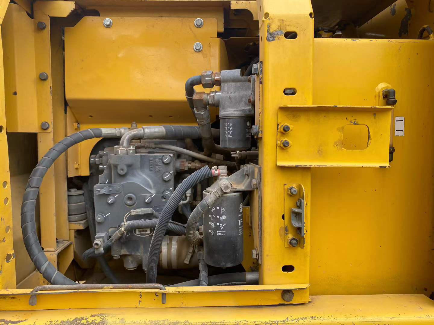 Buy Komatsu PC130-7 Used Excavator / 9