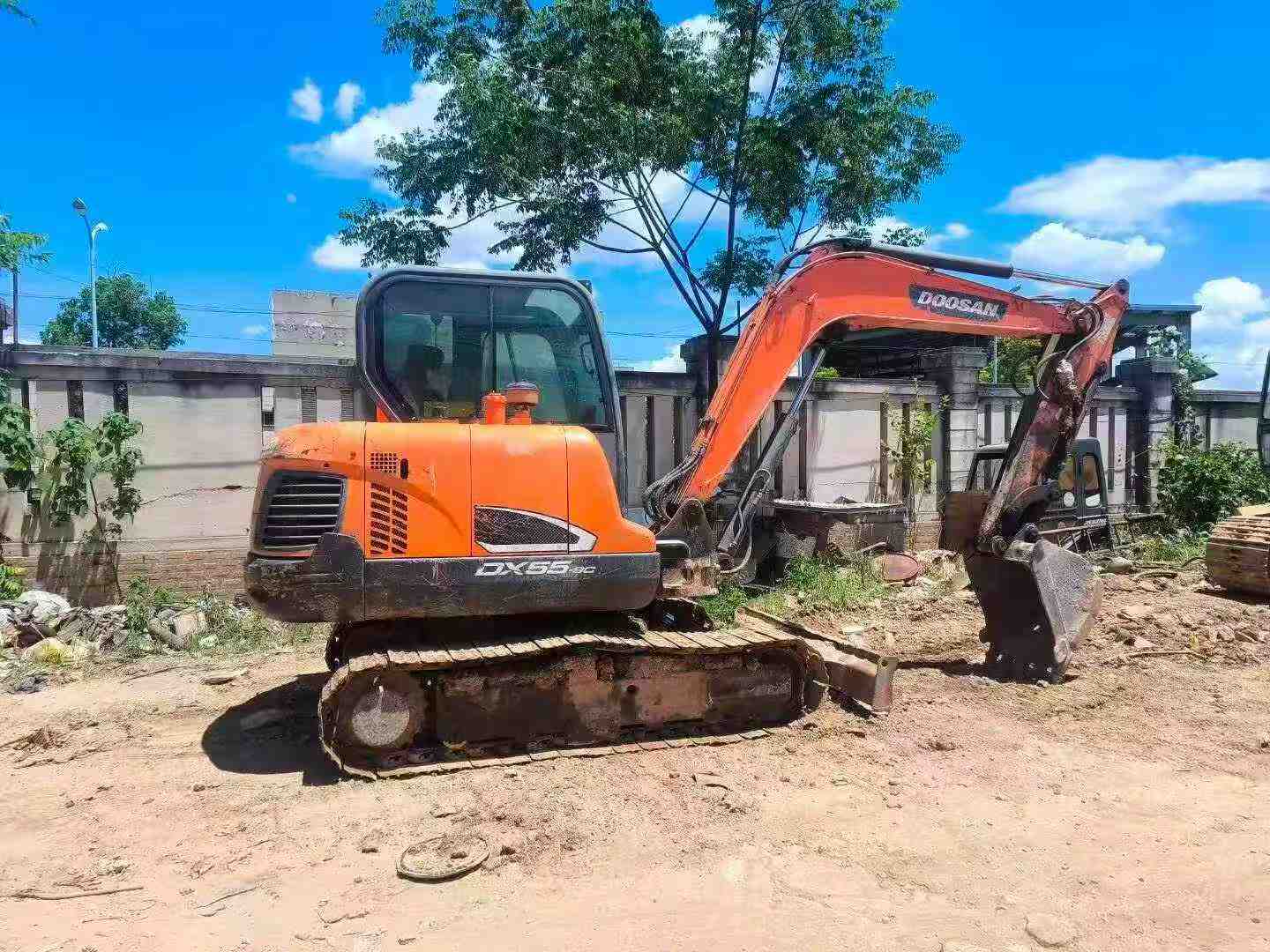 Buy Doosan DH55 Used Excavator / 1