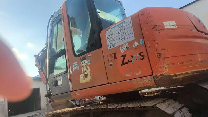 Buy Hitachi EX70 Used Excavator / 1