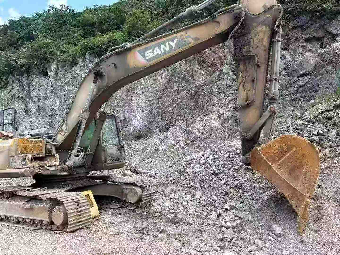 Buy Sany SY245H Used Excavator / 1