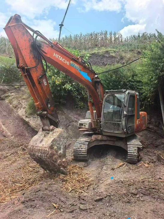 Buy Hitachi EX120-6 Used Excavator / 1
