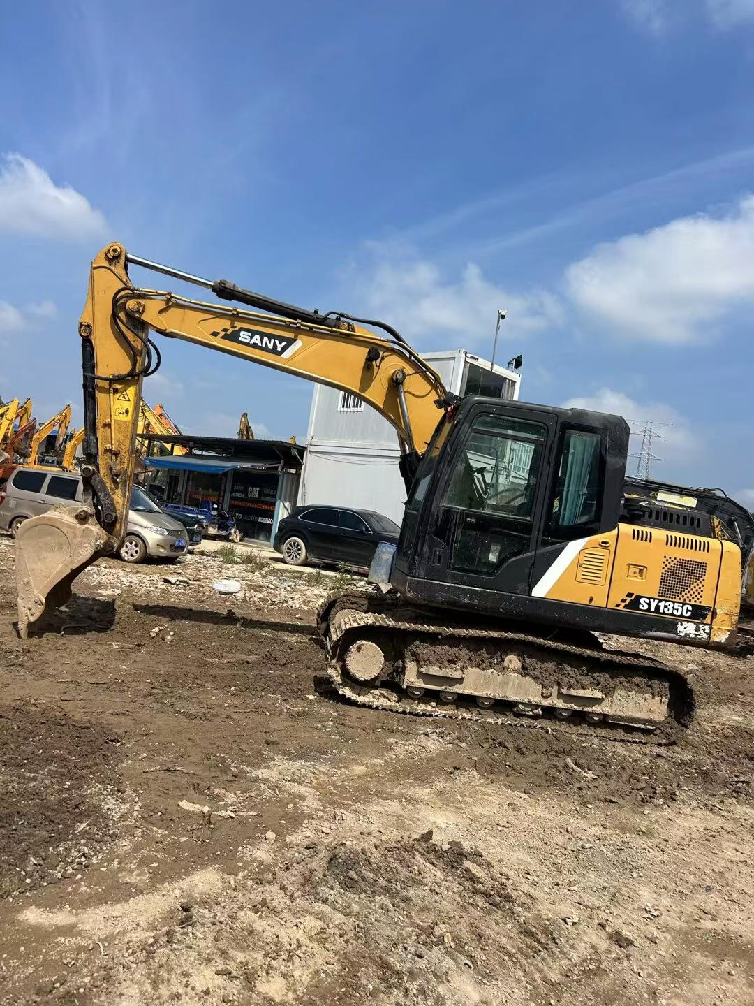 Buy Sany SY125C Used Excavator / 1