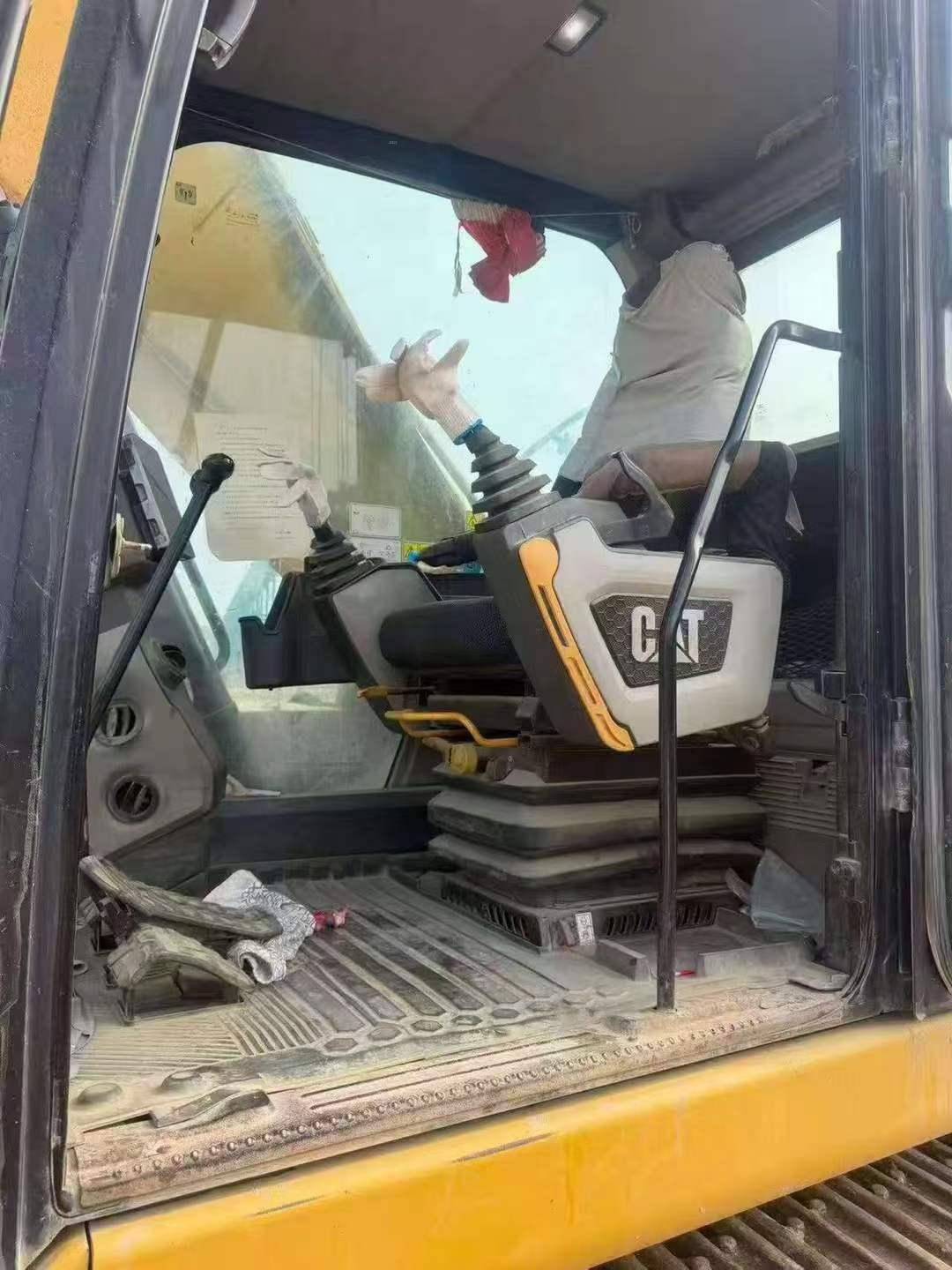 Buy Caterpillar 320GC Used Excavator / 6