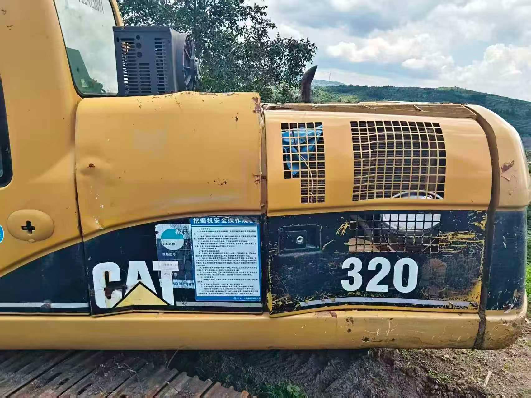 Buy Caterpillar 320C Used Excavator / 1