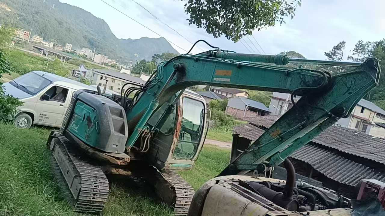Buy Kobelco SK135 Used Excavator / 5