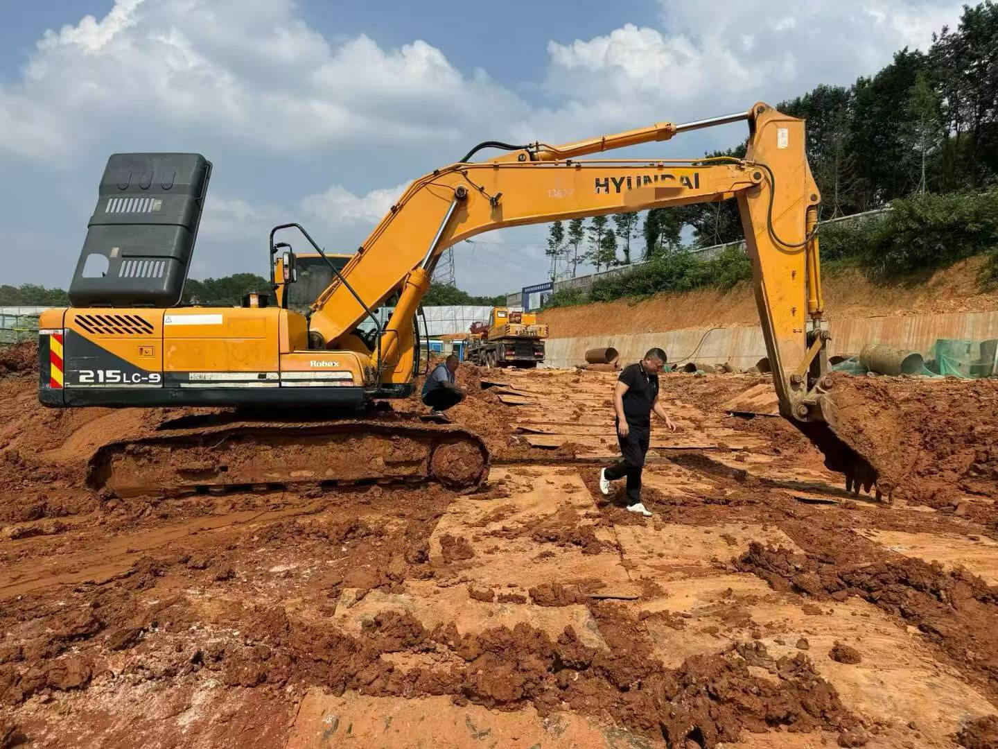 Buy Hyundai R215-9 Used Excavator / 5 Buy Hyundai R215-9 Used Excavator / 5