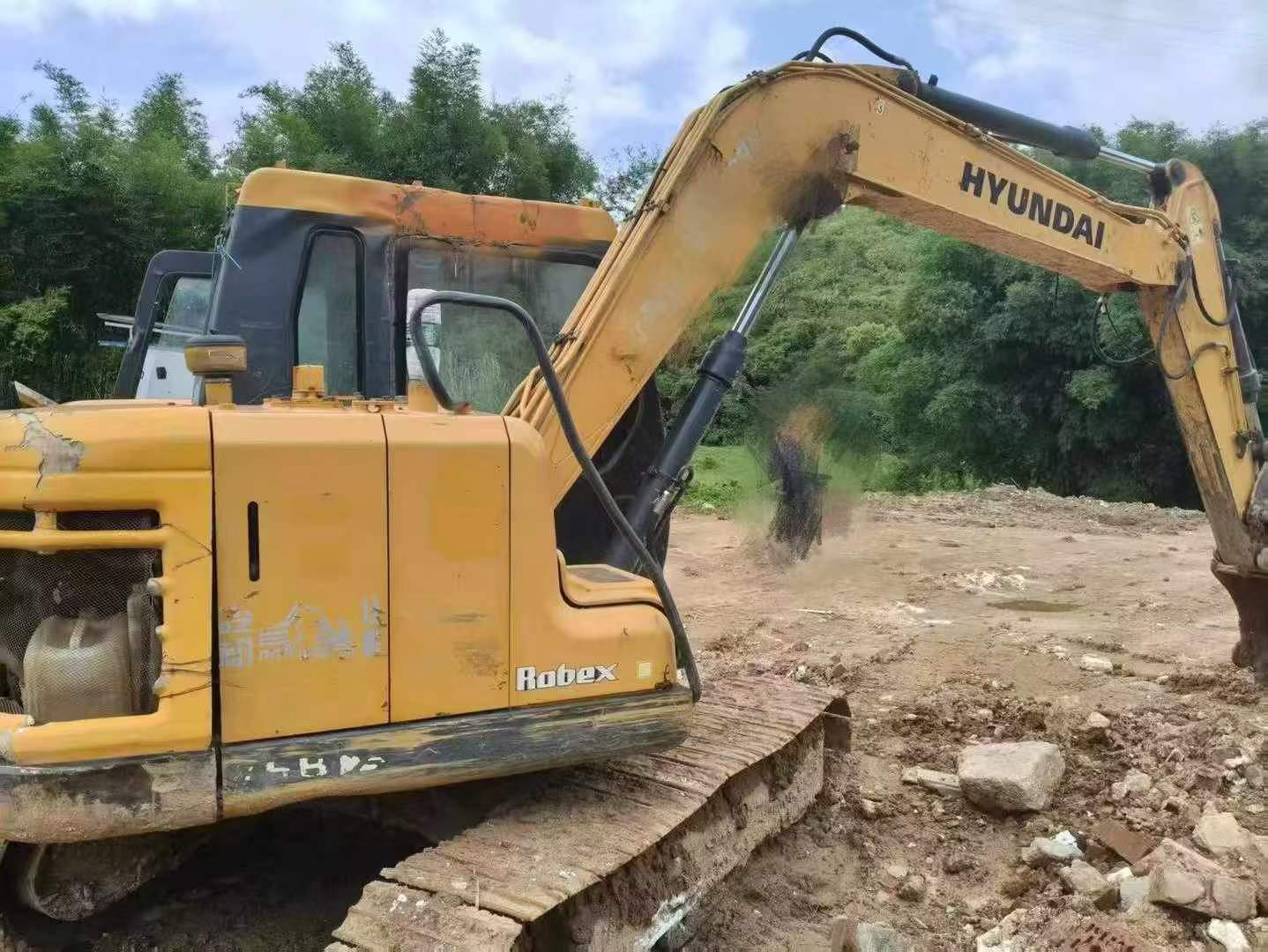 Buy Hyundai R75VS Used Excavator / 3