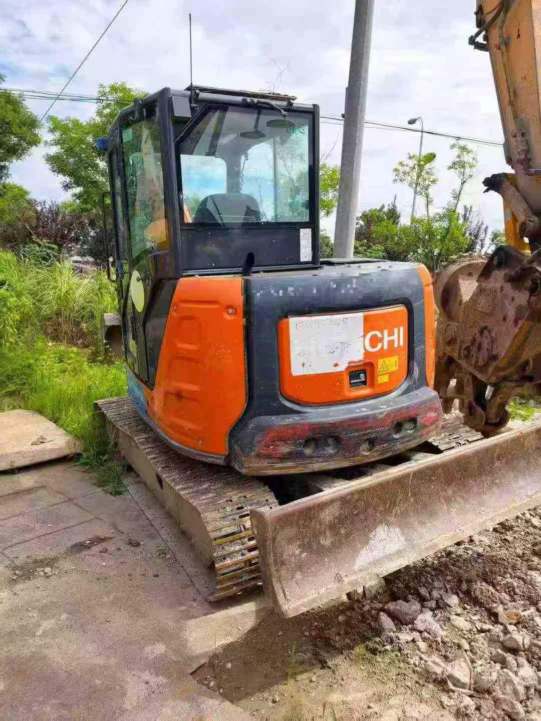 Buy Hitachi ZX68USR-5A Used Excavator / 3