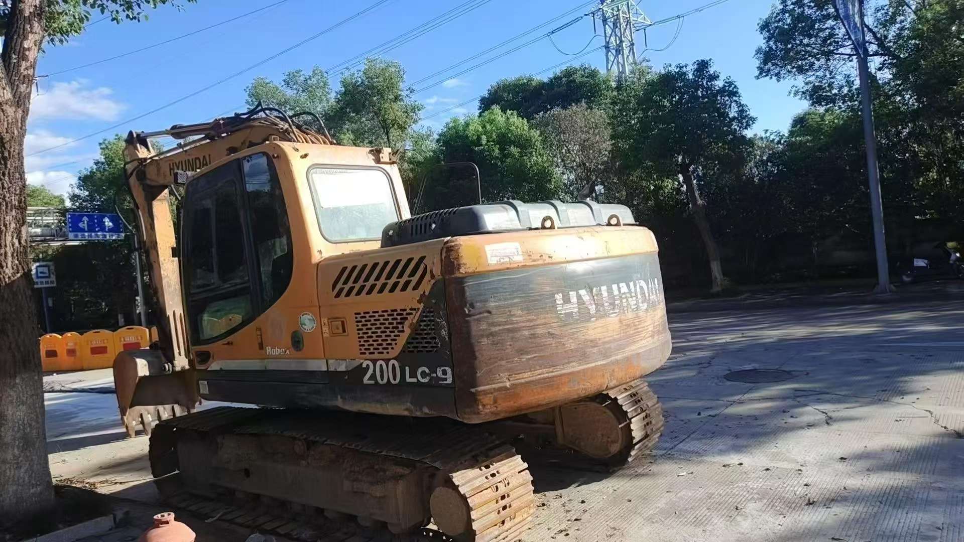 Buy Hyundai R150-7 Used Excavator / 2 Buy Hyundai R150-7 Used Excavator / 2