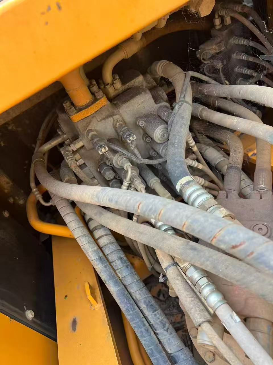 Buy Kato Used Excavator / 4 Buy Kato Used Excavator / 4