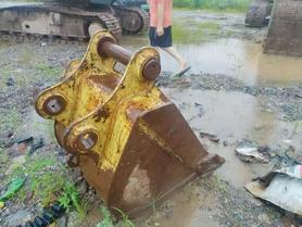 Buy Komatsu PC200-7 Used Excavator / 4 Buy Komatsu PC200-7 Used Excavator / 4