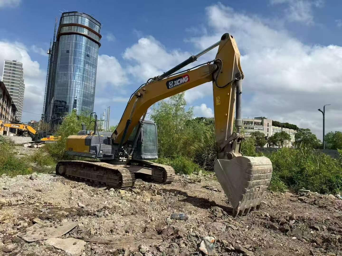 Buy XCMG XE270DK Used Excavator / 1