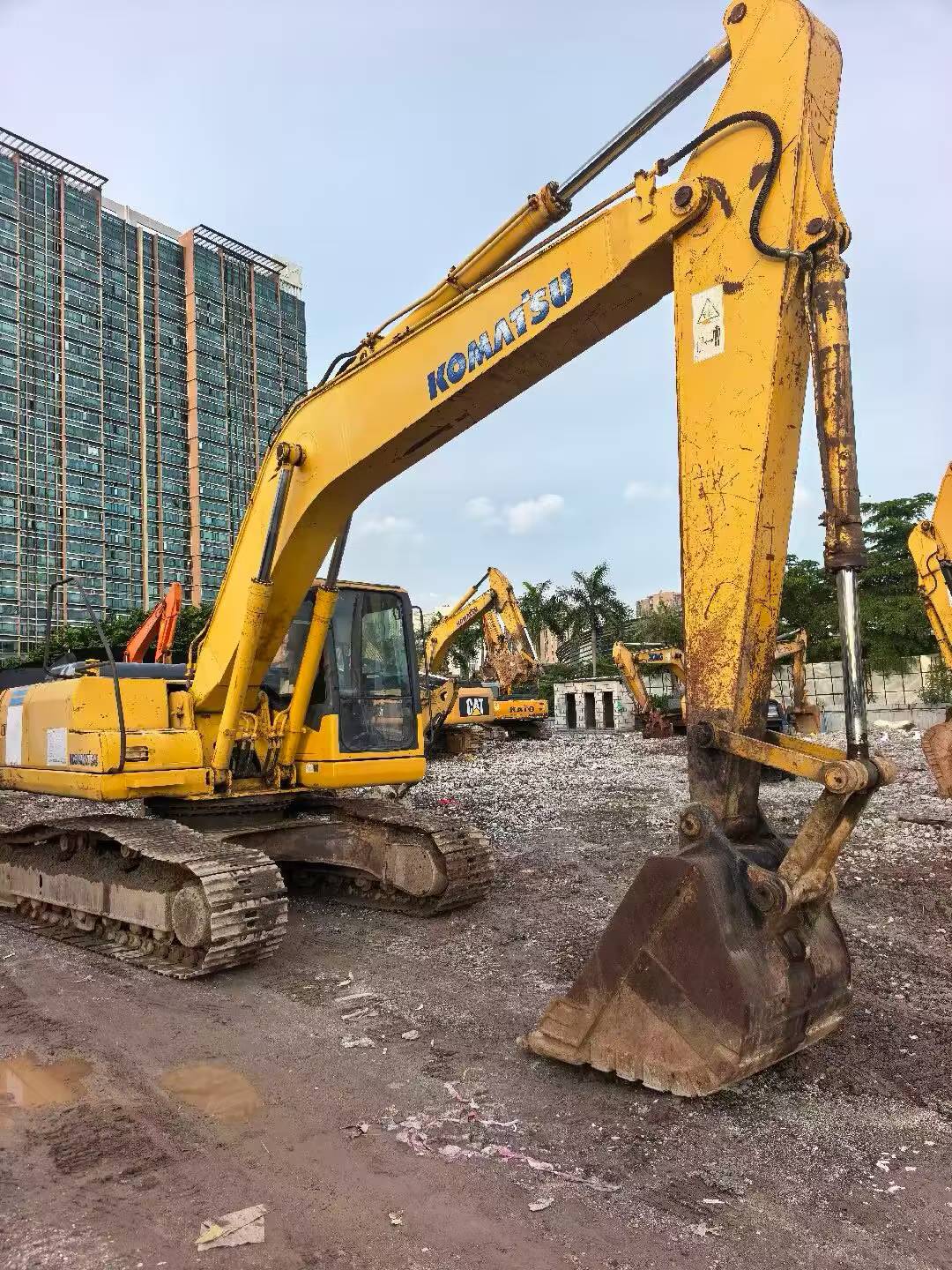 Buy Komatsu PC200-7 Used Excavator / 5 Buy Komatsu PC200-7 Used Excavator / 5