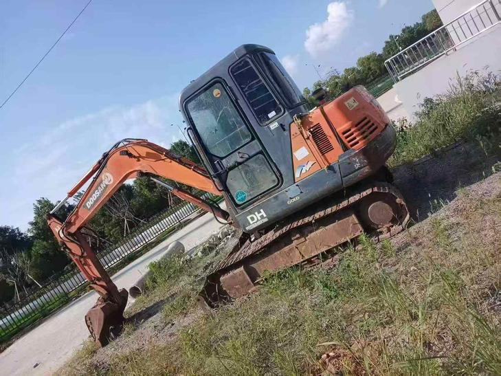 Buy Doosan DH55 Used Excavator / 1