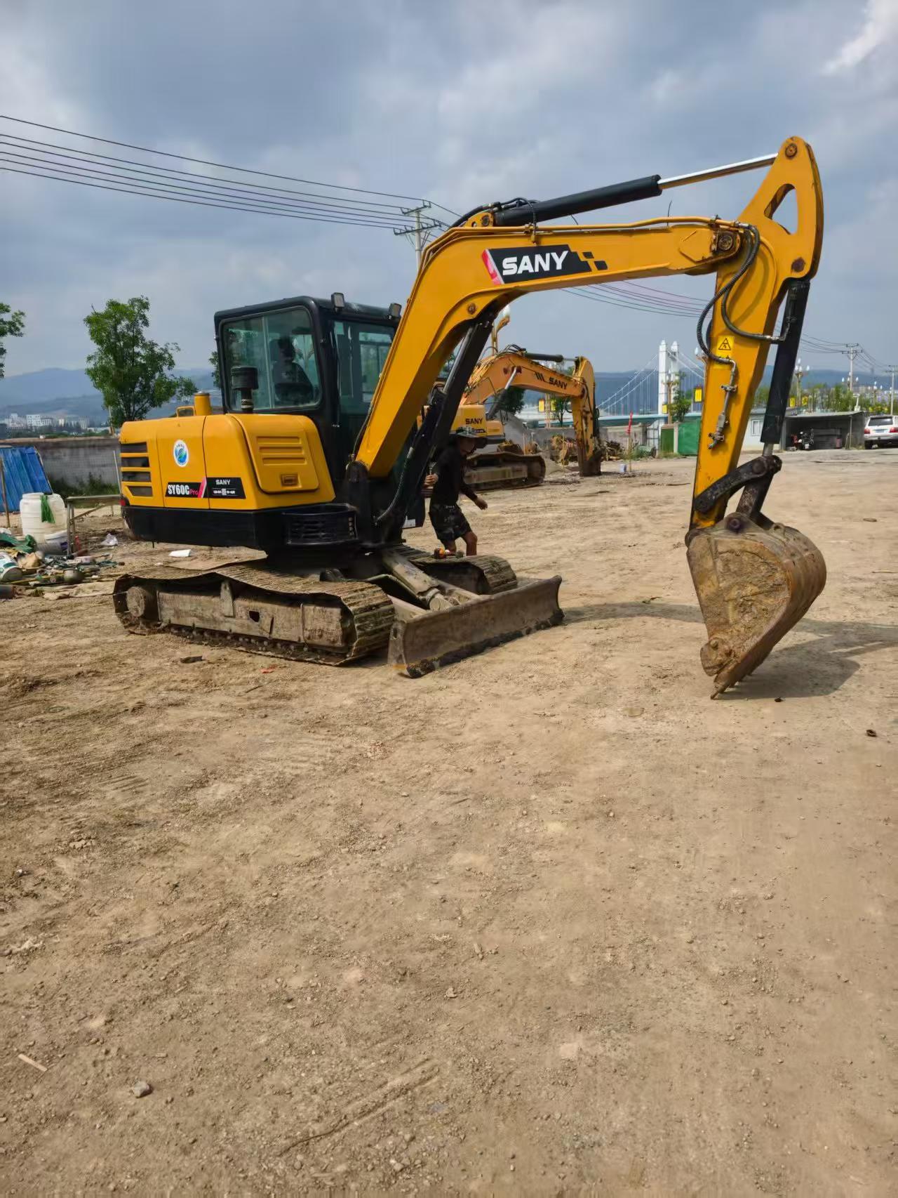 Buy Sany SY60 Used Excavator / 4